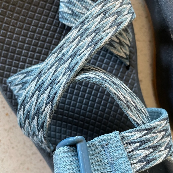 Womens Chaco’s Size 7 Blue Chevron Pattern - Picture 3 of 7
